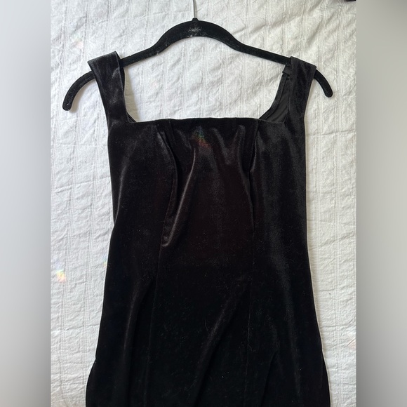 Velvet Square Neckline Dress - Picture 2 of 2